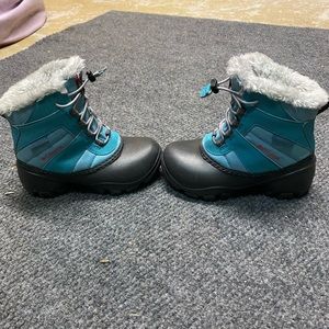 Girls Columbia winter boots; like new!